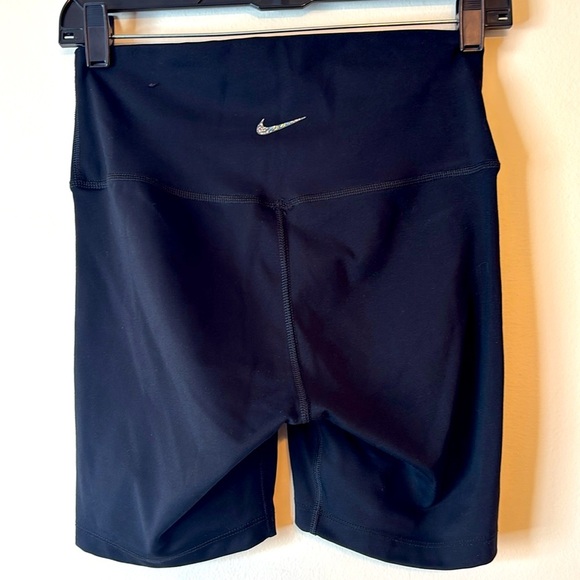 NIKE Yoga Dri-Fit Black Women's Shorts 6.5” - Picture 2 of 5